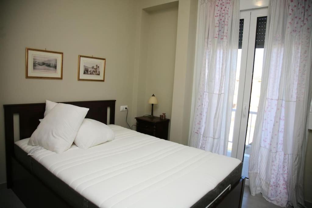 Lovely Sea Front Apartment Ιτέα Εξωτερικό φωτογραφία
